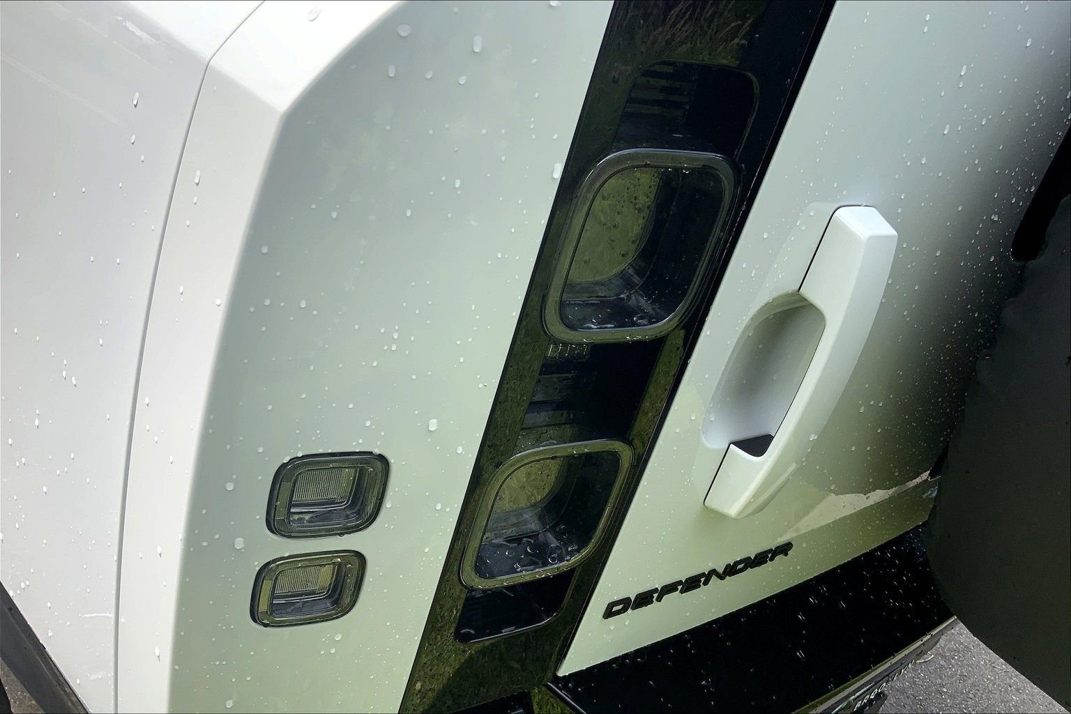 Used 2025 Land Rover Defender 130 V8 image 14