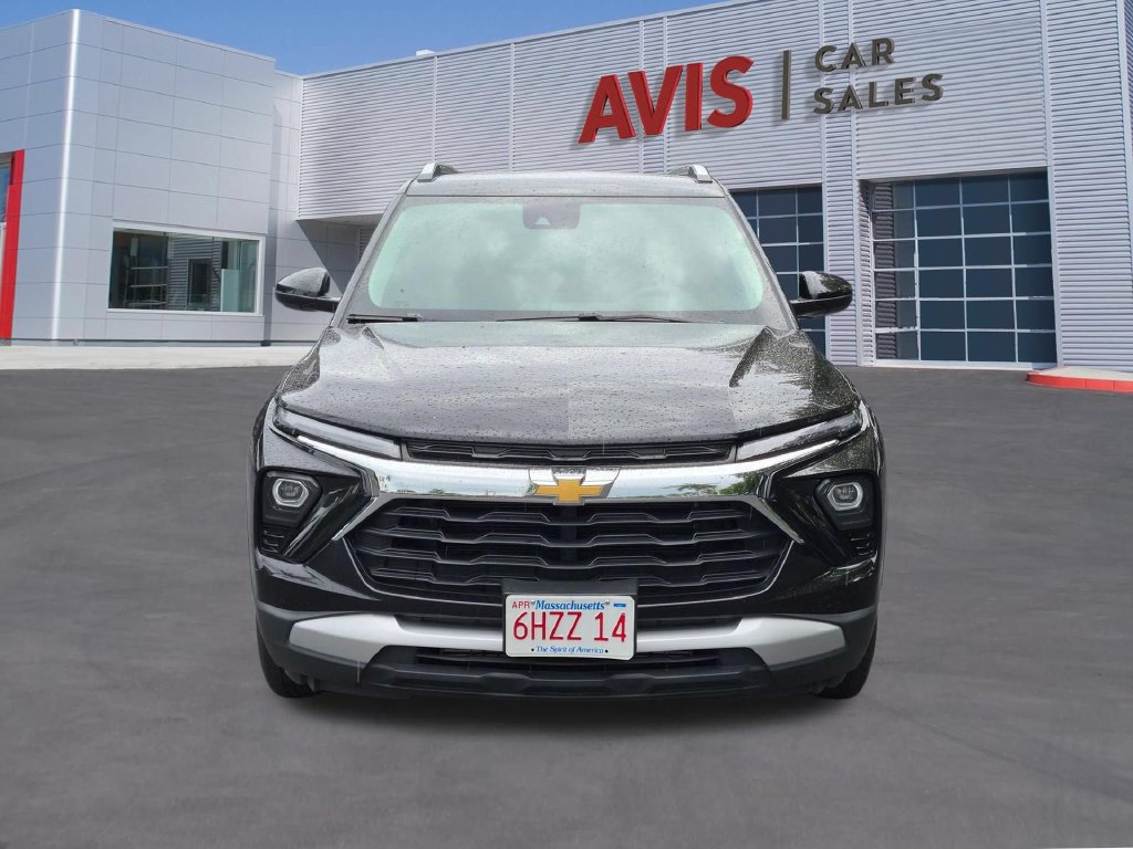 Used 2025 Chevrolet TrailBlazer LT AWD/4WD image 2
