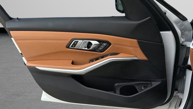 Used 2021 BMW M340i image 10