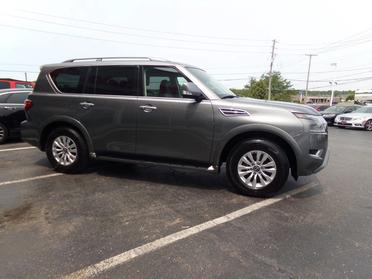 Used 2023 Nissan Armada SV image 8