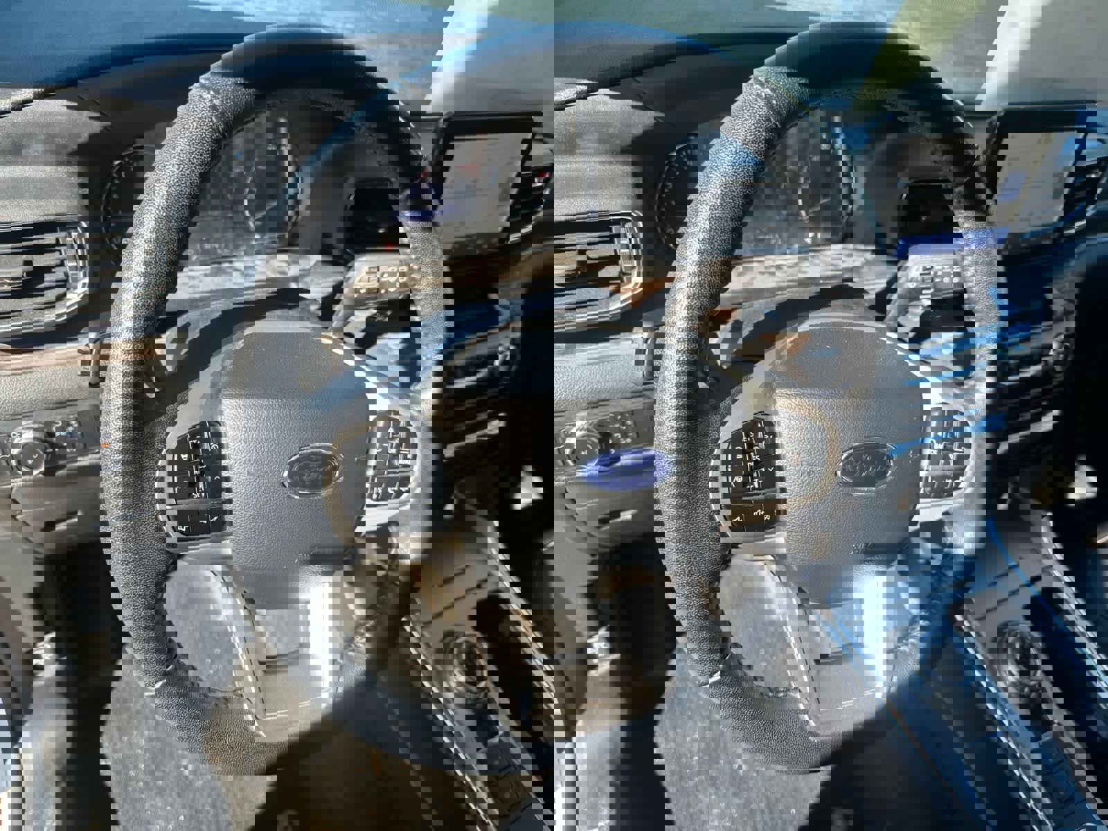 Certified 2022 Ford Explorer Limited w/ Class IV Trailer Tow Package image 13