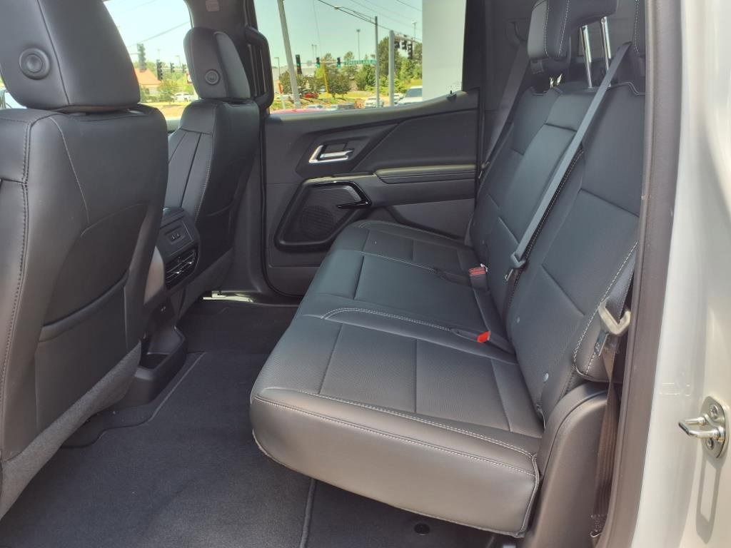 New 2025 Chevrolet Silverado EV LT image 15