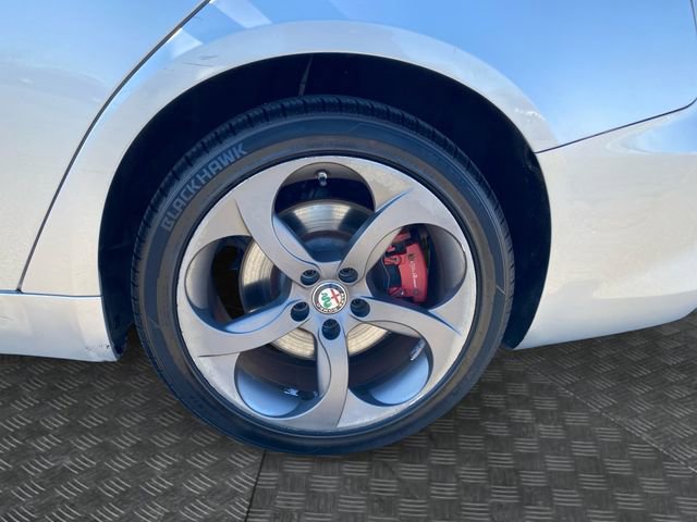 Used 2017 Alfa Romeo Giulia AWD w/ Sport Appearance Package image 31