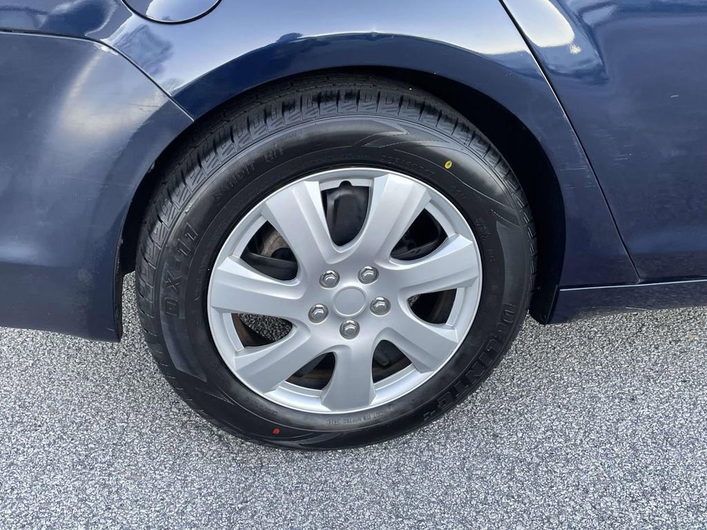 Used 2011 Chevrolet Malibu LS image 7