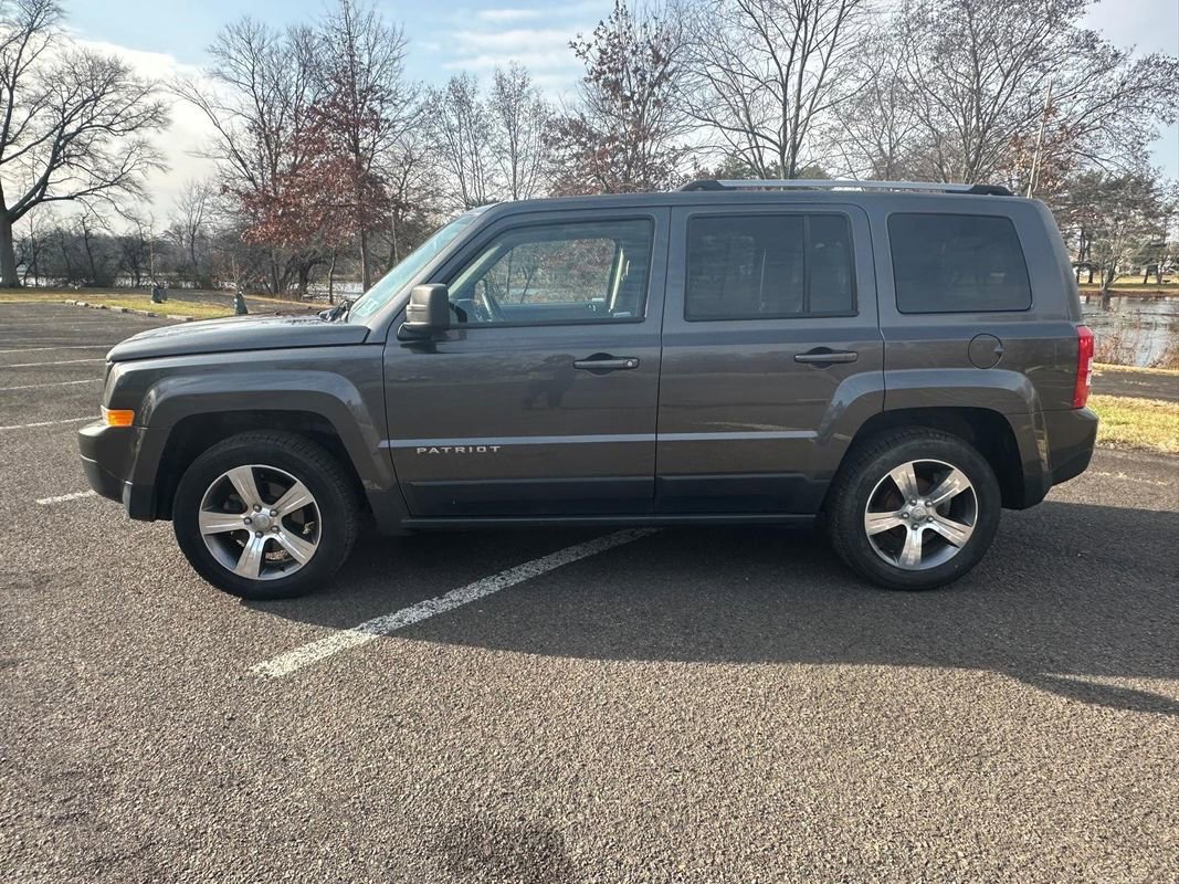 Used 2017 Jeep Patriot High Altitude image 2