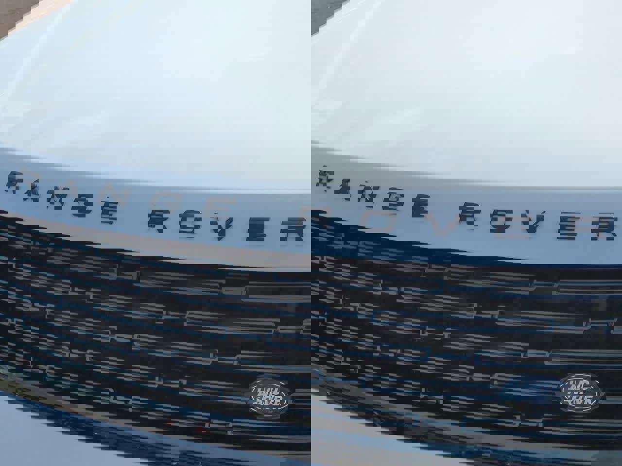 New 2025 Land Rover Range Rover SE image 12