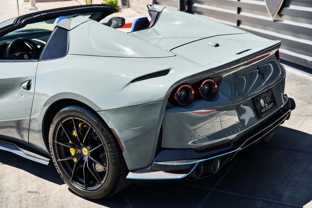 Used 2023 Ferrari 812 GTS RWD image 15