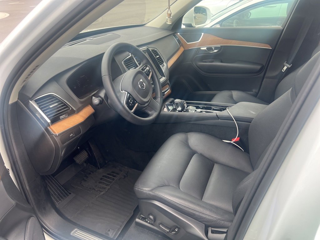 Used 2024 Volvo XC90 B6 Plus w/ Protection Package image 9