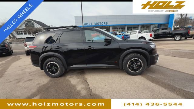 Used 2025 Nissan Pathfinder Rock Creek AWD/4WD image 9