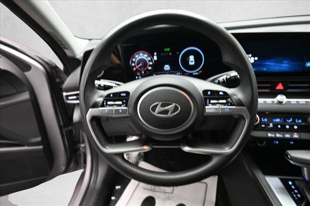 Used 2024 Hyundai Elantra SEL FWD image 14