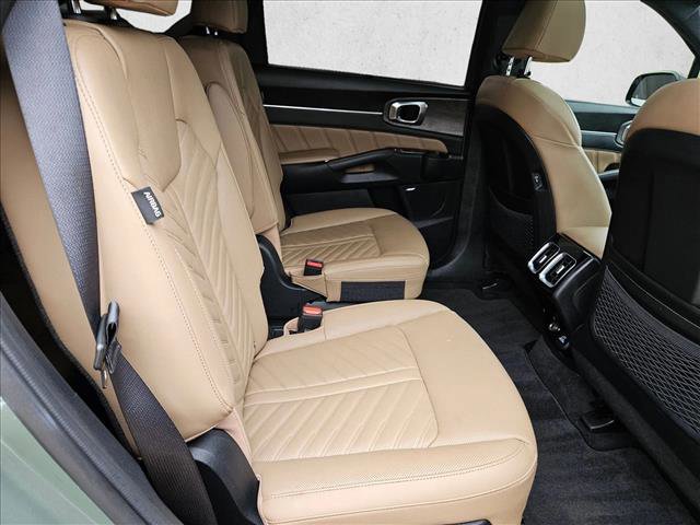 Used 2025 Kia Sorento SX Prestige w/ Olive Brown Leather Package AWD/4WD image 17