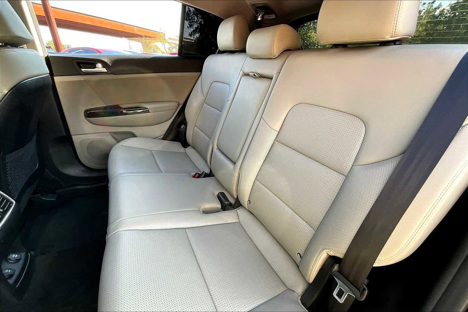 Used 2020 Kia Sportage EX image 37