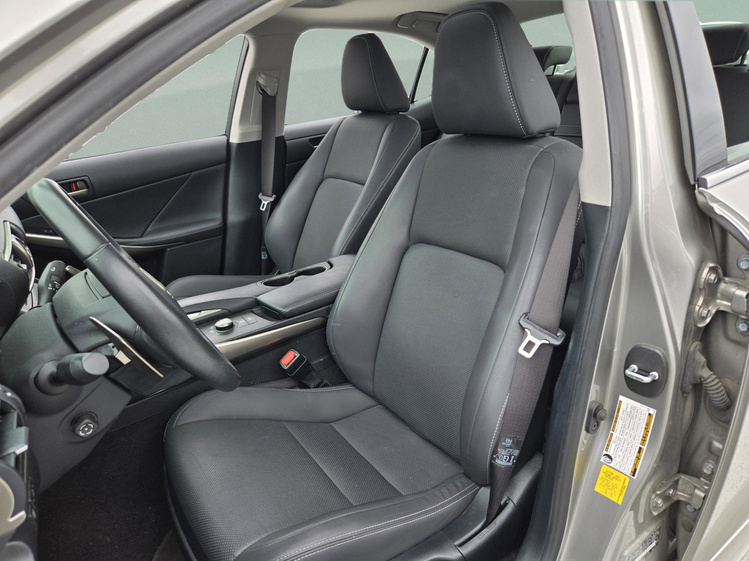 Used 2019 Lexus IS 300 AWD w/ Navigation Package image 14