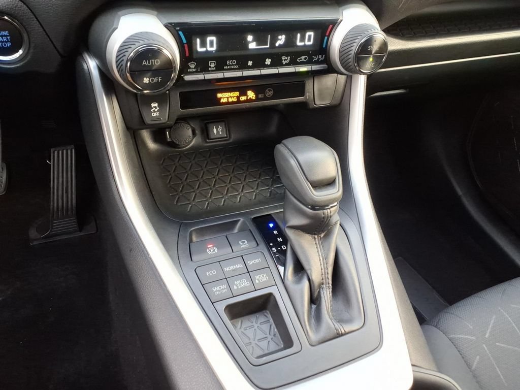 Used 2019 Toyota RAV4 XLE w/ All Weather Liner Package AWD/4WD image 29