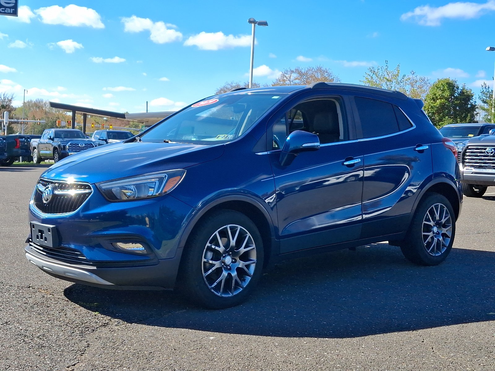 Used 2019 Buick Encore Sport Touring image 3