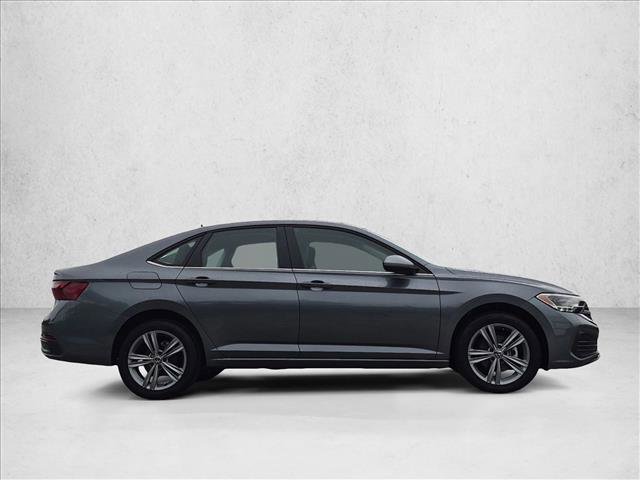 Used 2024 Volkswagen Jetta SE w/ Panoramic Sunroof Package FWD image 10