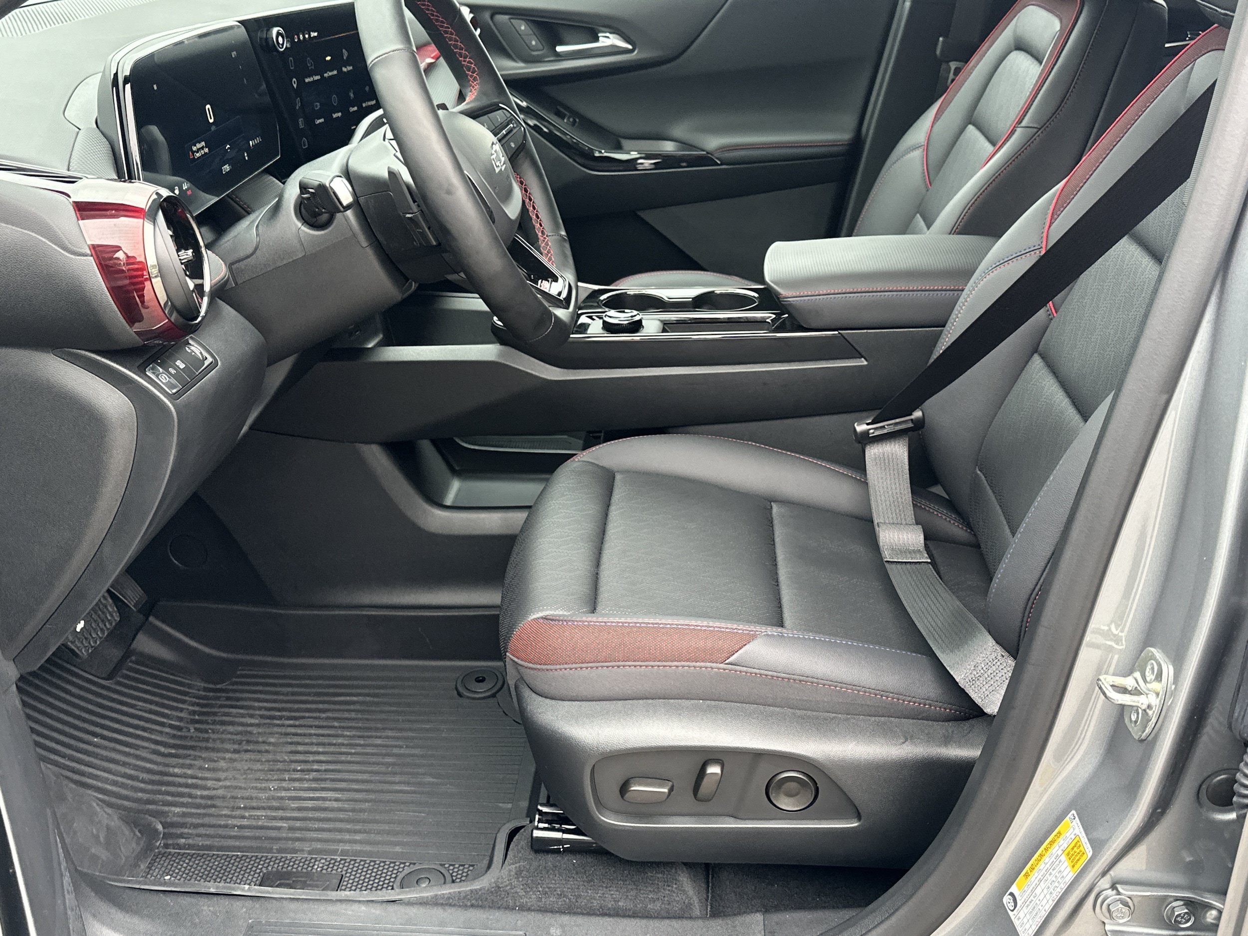 Used 2026 Chevrolet Equinox RS w/ Convenience Package III FWD image 9