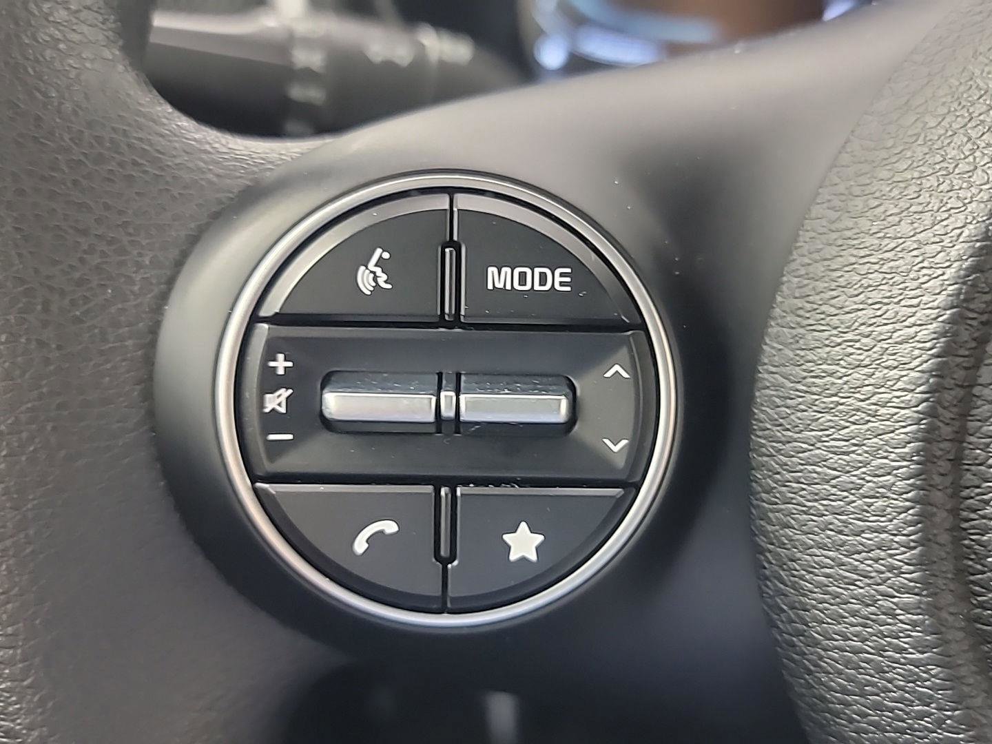 Used 2023 Kia Soul LX w/ LX Technology Package image 29