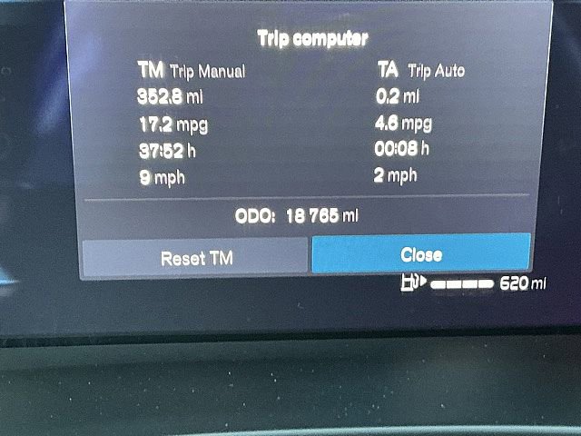 Used 2025 Volvo XC40 B5 Plus image 31