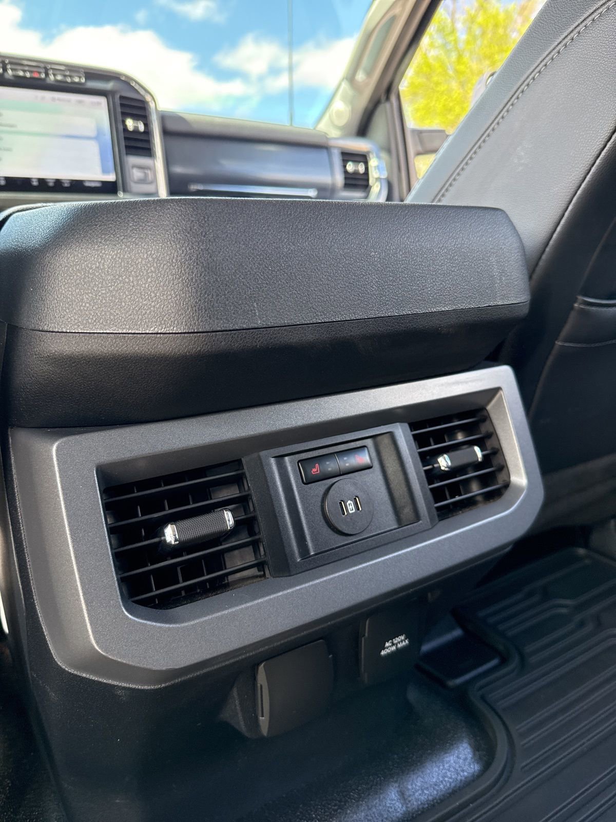 Used 2024 Ford F350 Lariat w/ Lariat Ultimate Package AWD/4WD image 25