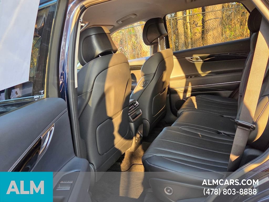 Used 2025 Genesis GV80 2.5T Standard image 14