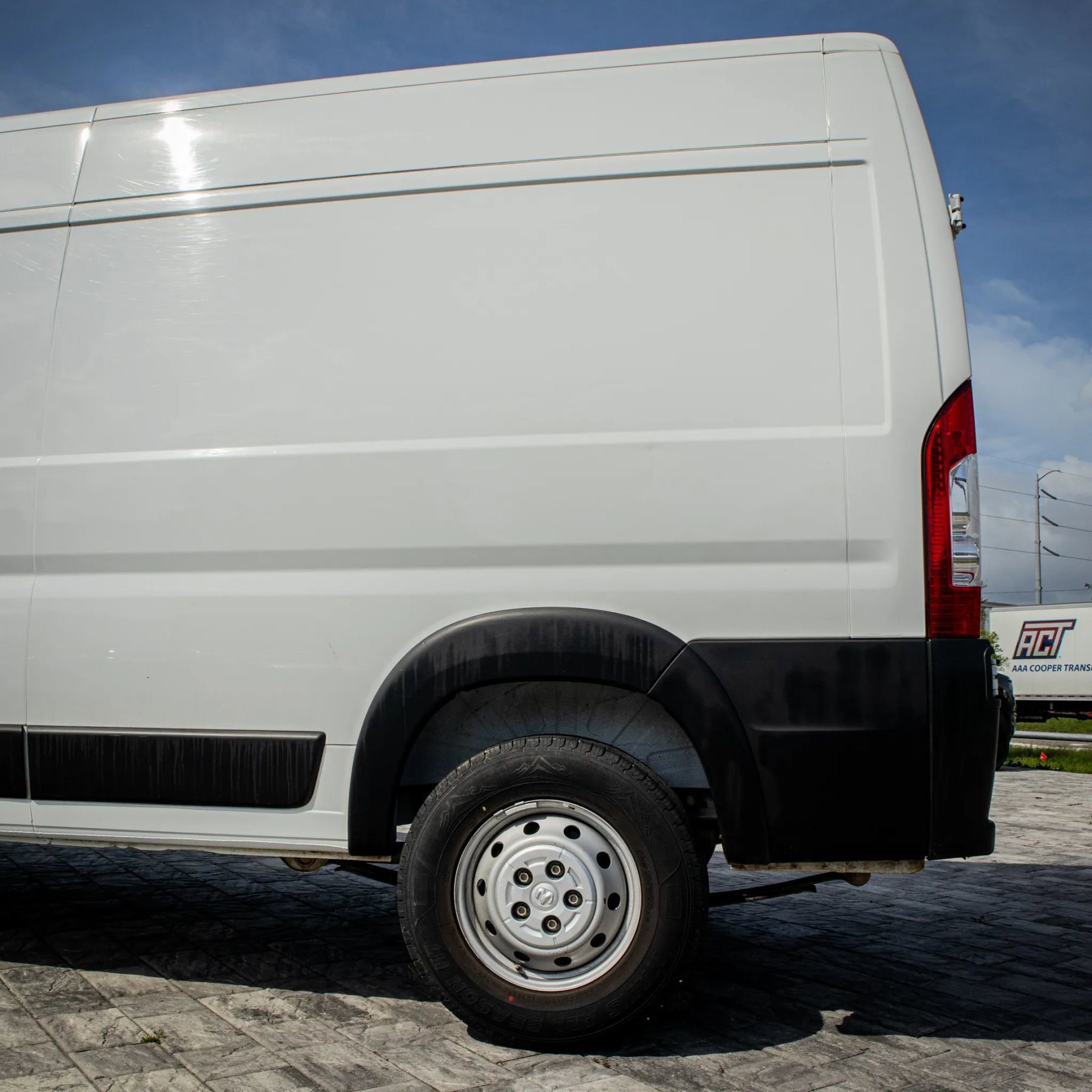 Used 2023 RAM ProMaster 2500 FWD image 12
