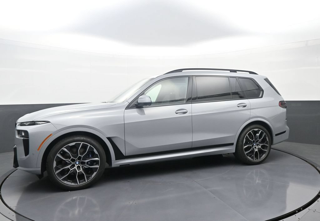 Used 2026 BMW X7 xDrive40i w/ M Sport Package AWD/4WD image 4