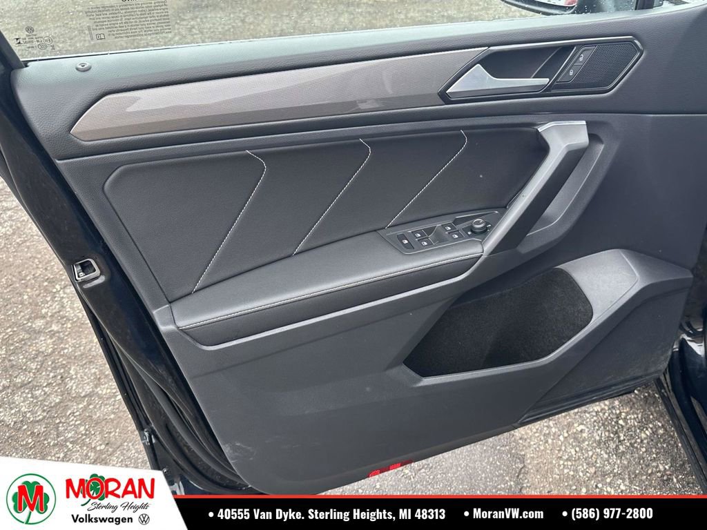 Used 2023 Volkswagen Tiguan SE AWD/4WD image 17