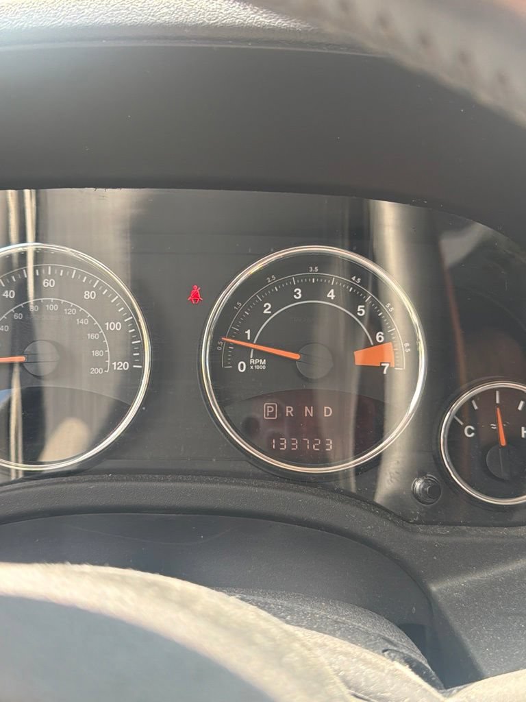 Used 2014 Jeep Compass Latitude FWD image 9