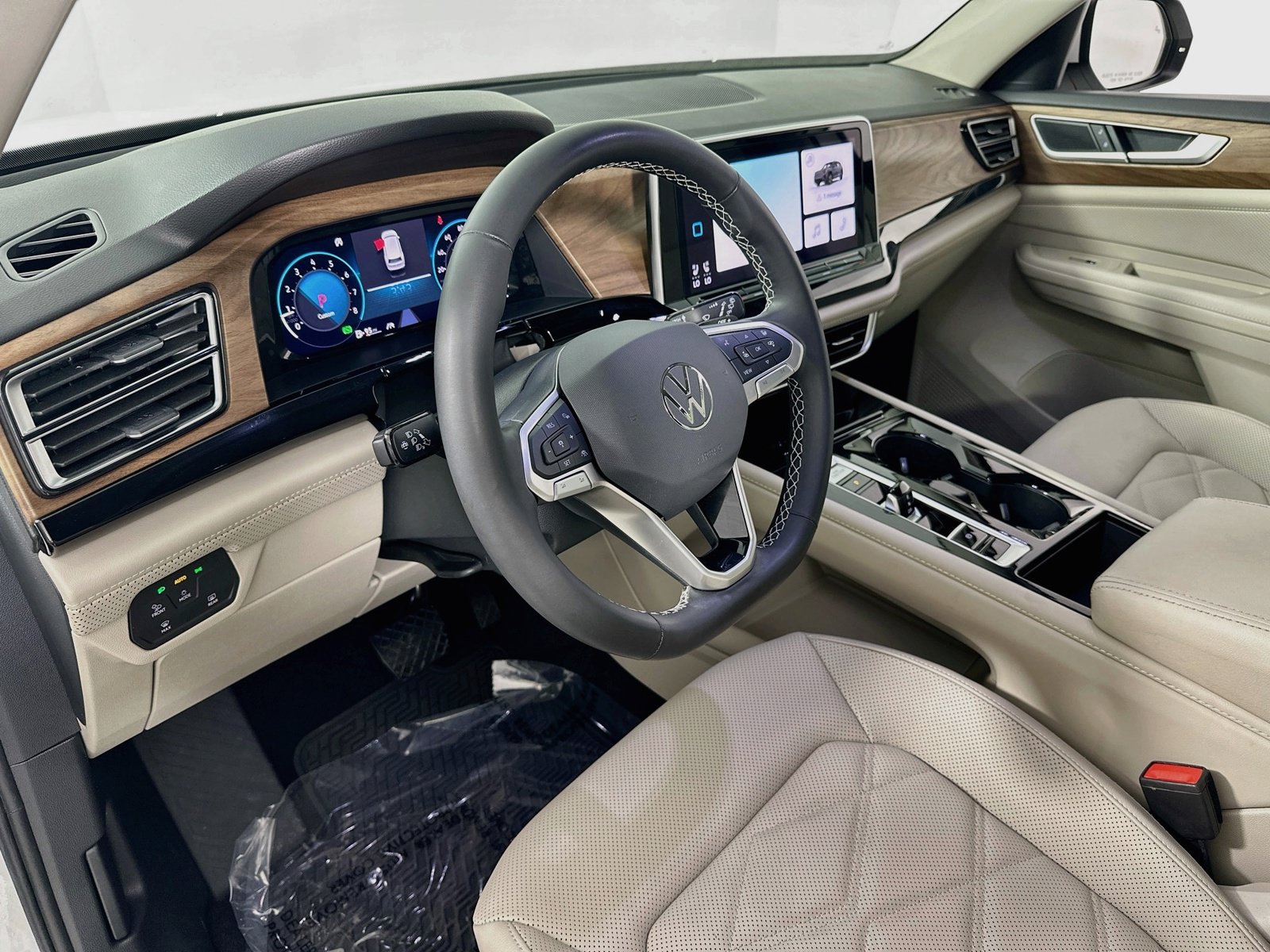 Used 2024 Volkswagen Atlas SE FWD image 9