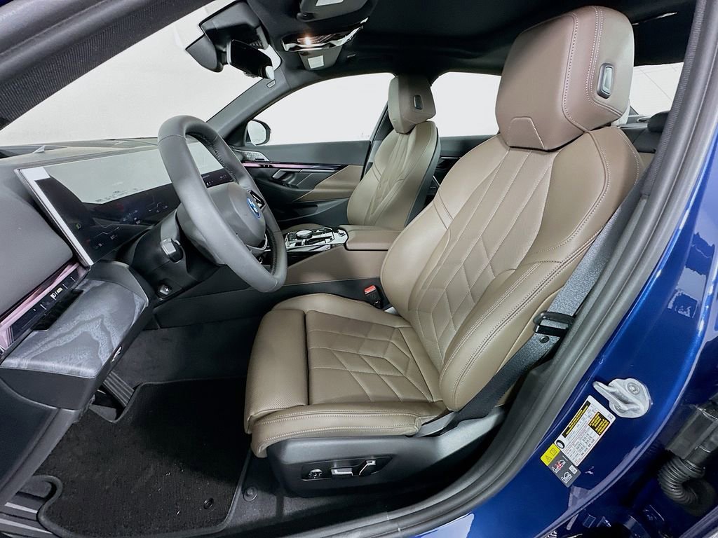 New 2026 BMW i5 eDrive40 w/ Premium Package RWD image 16