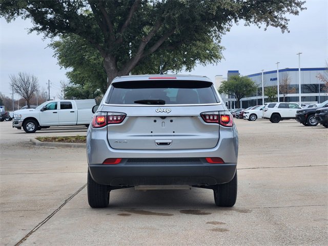 Used 2023 Jeep Compass Sport image 6