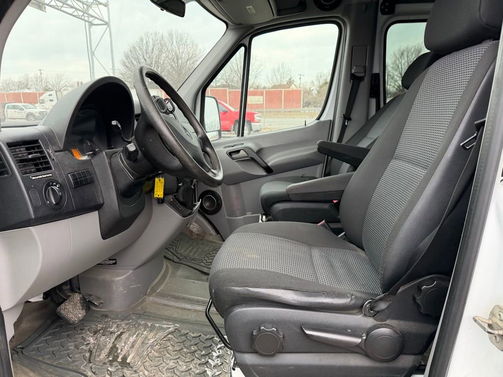Used 2011 Mercedes-Benz Sprinter 2500 image 25