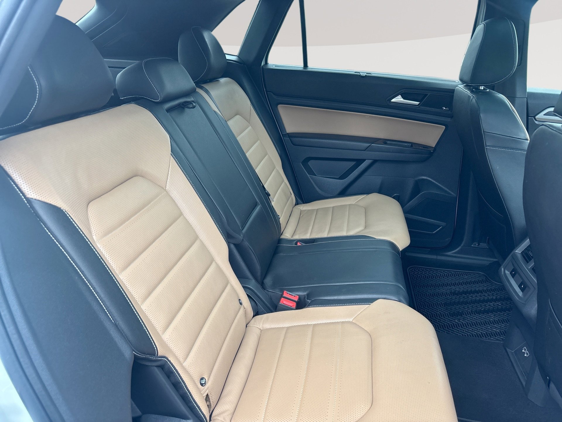 Used 2020 Volkswagen Atlas Cross Sport SEL Premium AWD/4WD image 27