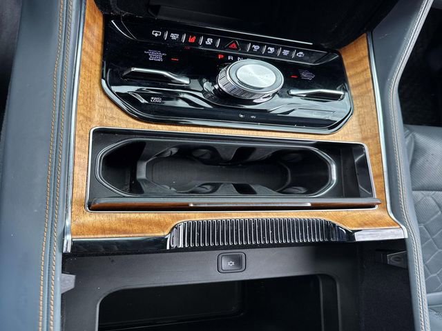 Used 2022 Jeep Grand Wagoneer Series III w/ Rear Seat Video Group 1 image 28