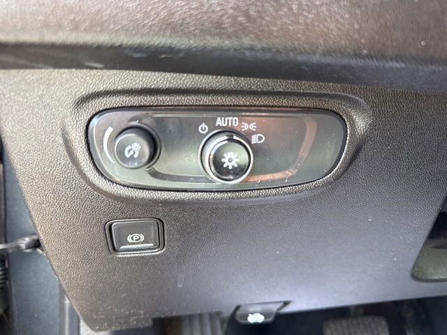 Used 2019 GMC Terrain SLE image 17