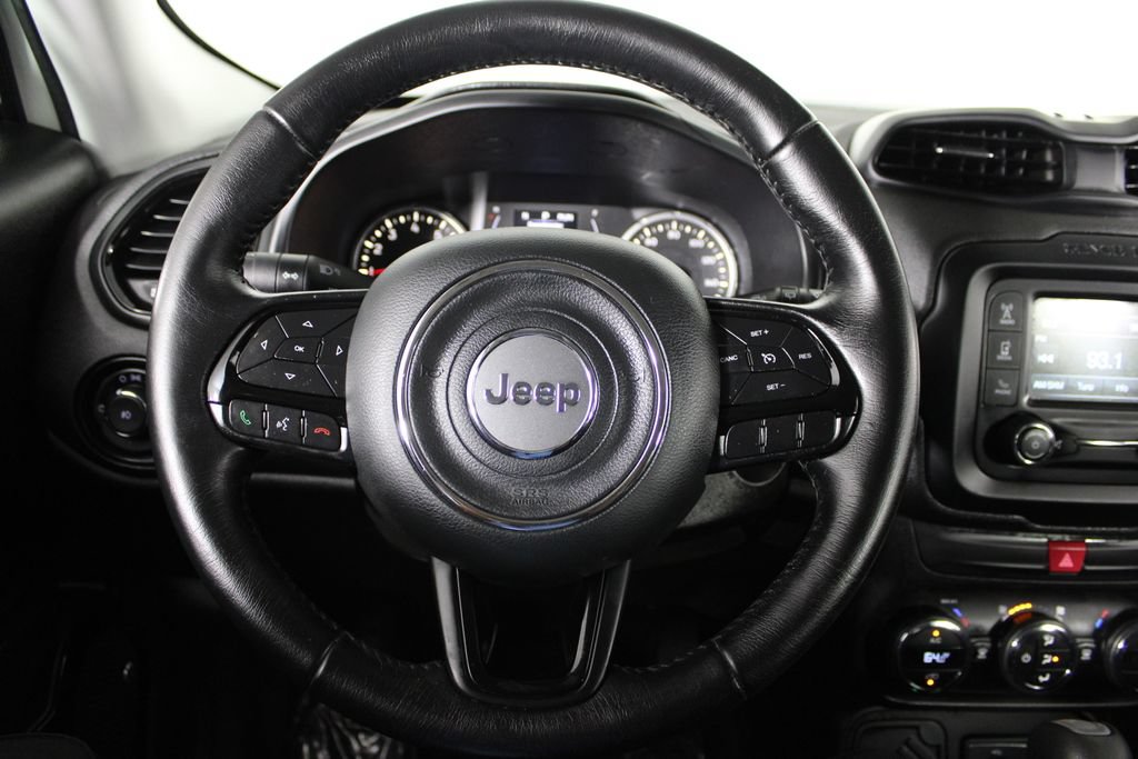 Used 2017 Jeep Renegade Altitude FWD image 23