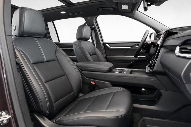 Used 2024 GMC Acadia Elevation w/ Luxury Package image 15