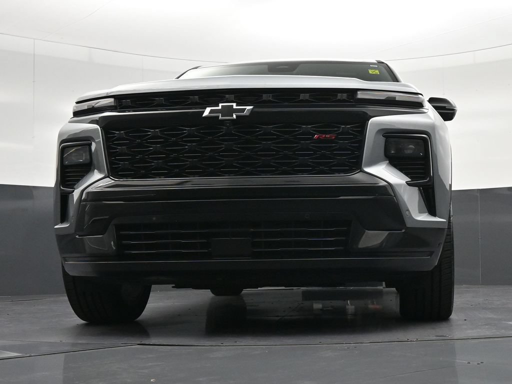 Used 2024 Chevrolet Traverse RS FWD image 32