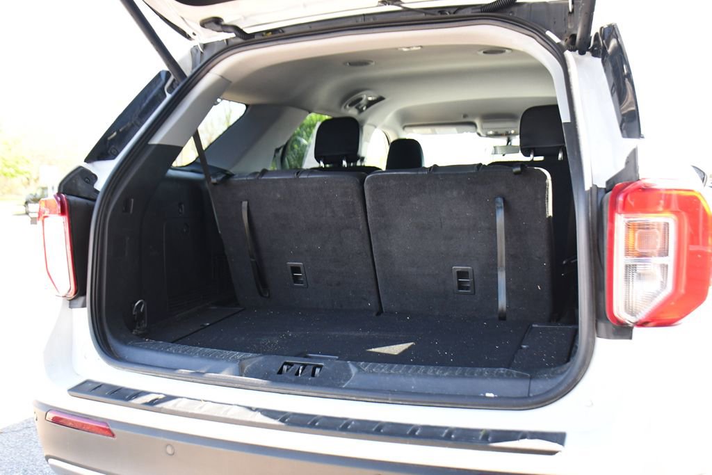 Used 2023 Ford Explorer XLT w/ Equipment Group 202A AWD/4WD image 19