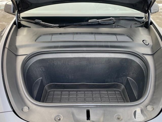 Used 2022 Tesla Model Y Long Range image 10