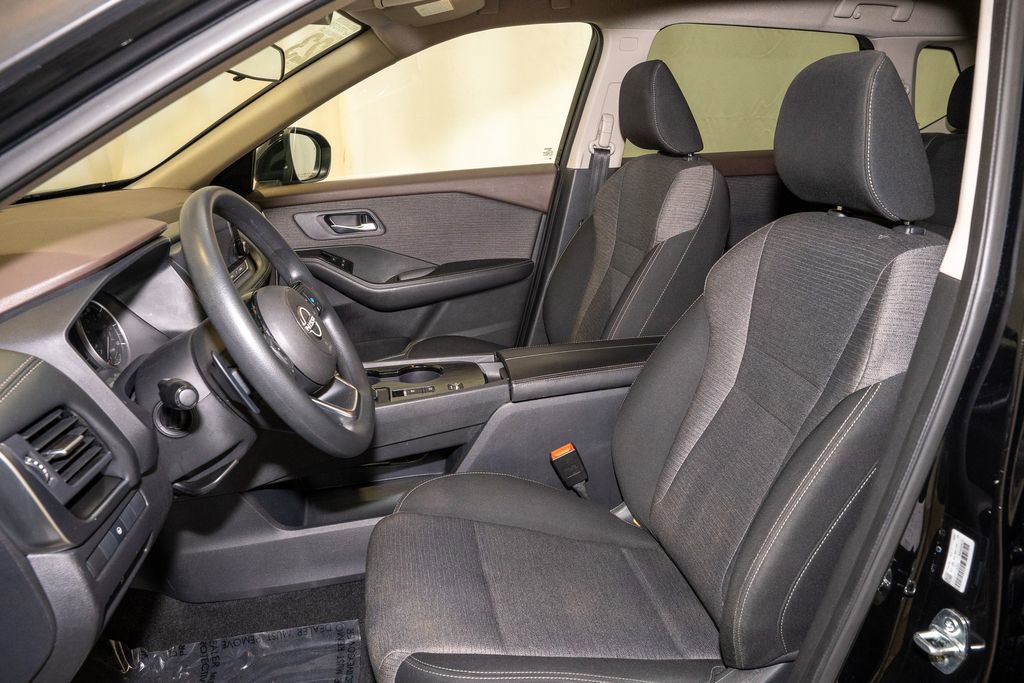 Used 2023 Nissan Rogue SV image 10