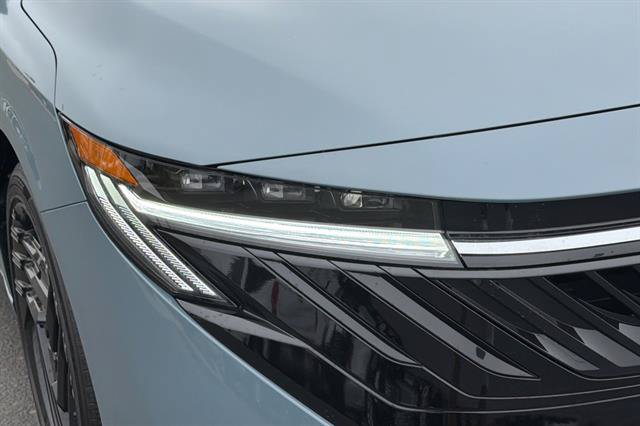 New 2027 Nissan Sentra SR w/ SR Premium Package FWD image 29