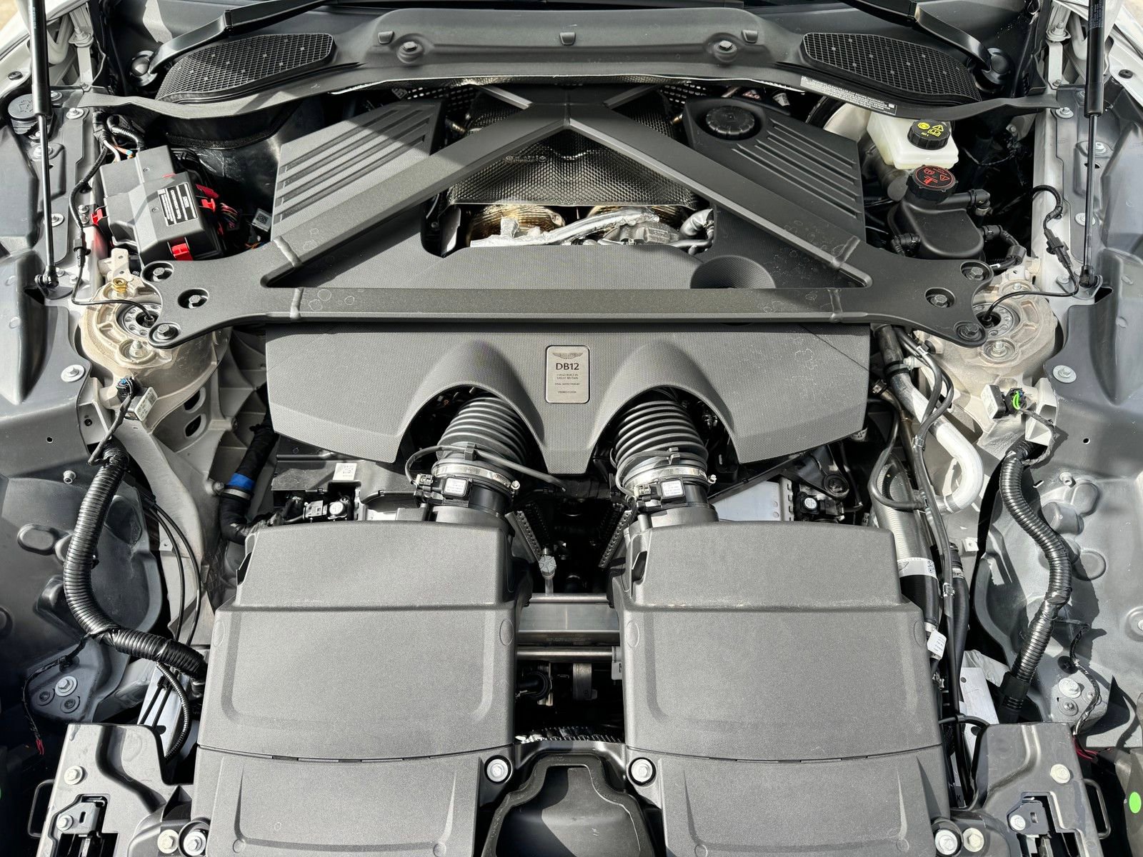 Used 2024 Aston Martin DB12 Coupe image 25