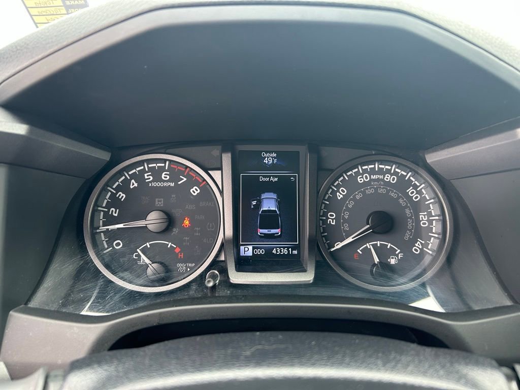 Used 2022 Toyota Tacoma TRD Off-Road w/ Technology Package image 19