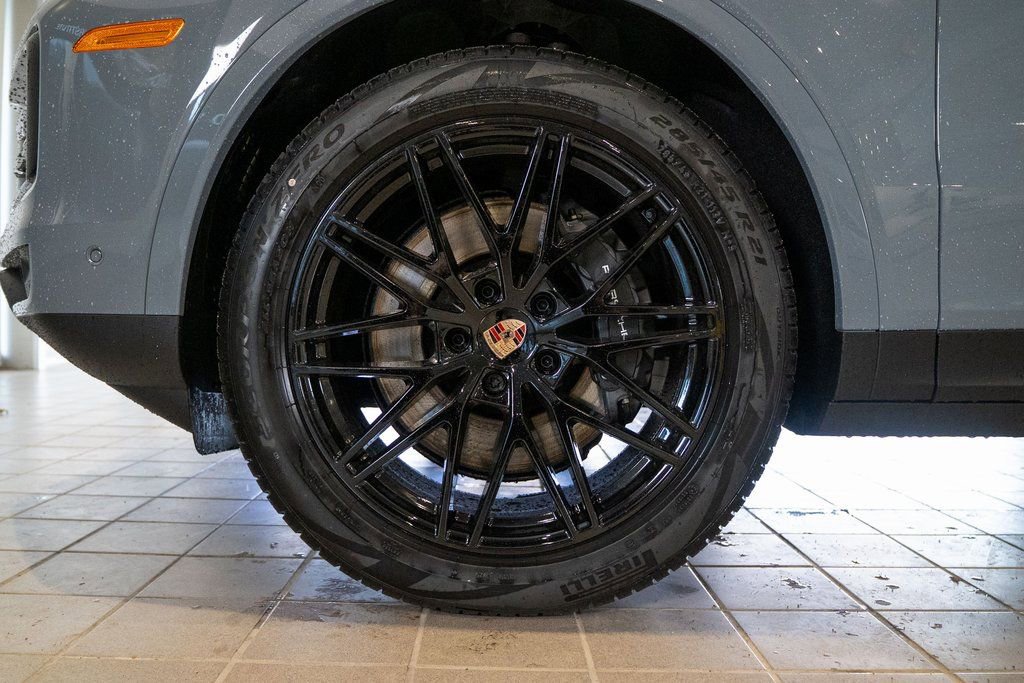 New 2026 Porsche Cayenne image 12