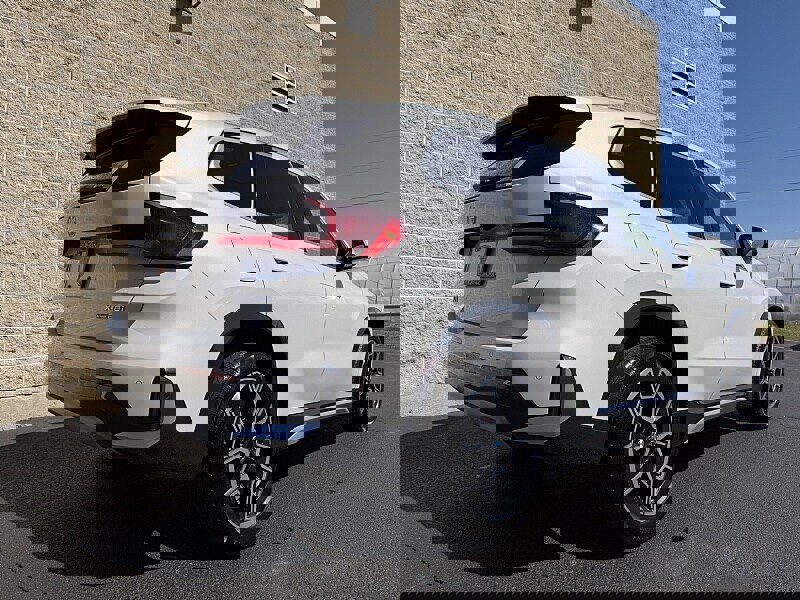 Used 2024 BMW X1 xDrive28i w/ Premium Package image 3