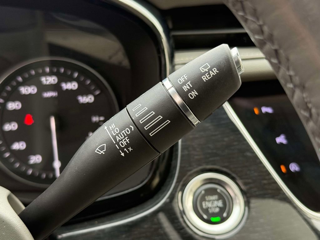 Used 2020 Cadillac XT6 Premium Luxury image 33