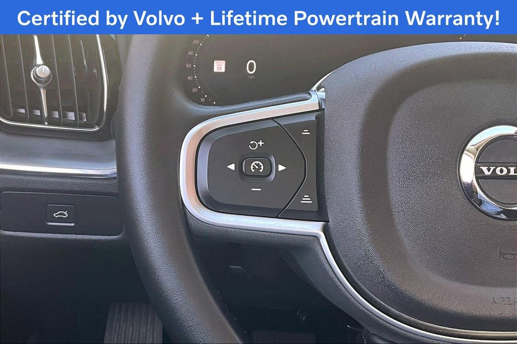 Certified 2025 Volvo XC60 B5 Core image 26