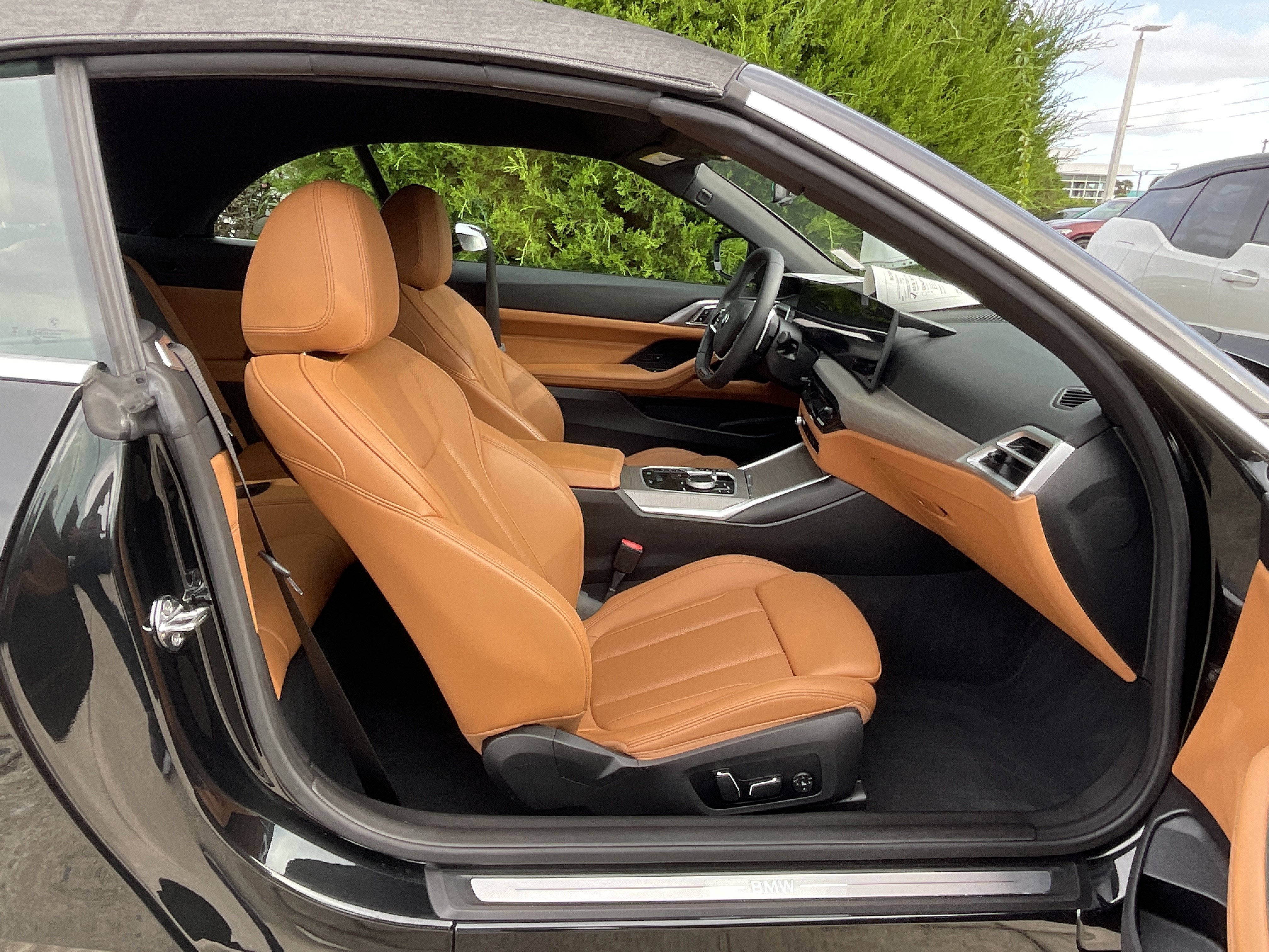 Used 2025 BMW 430i Convertible w/ Premium Package RWD image 27